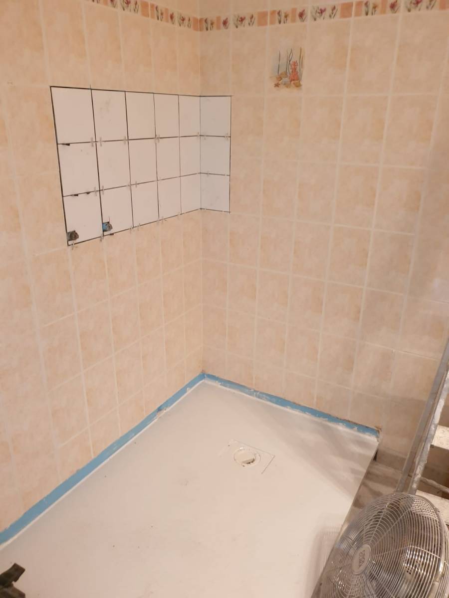 Pose d'un receveur pour douche PMR La Farlède