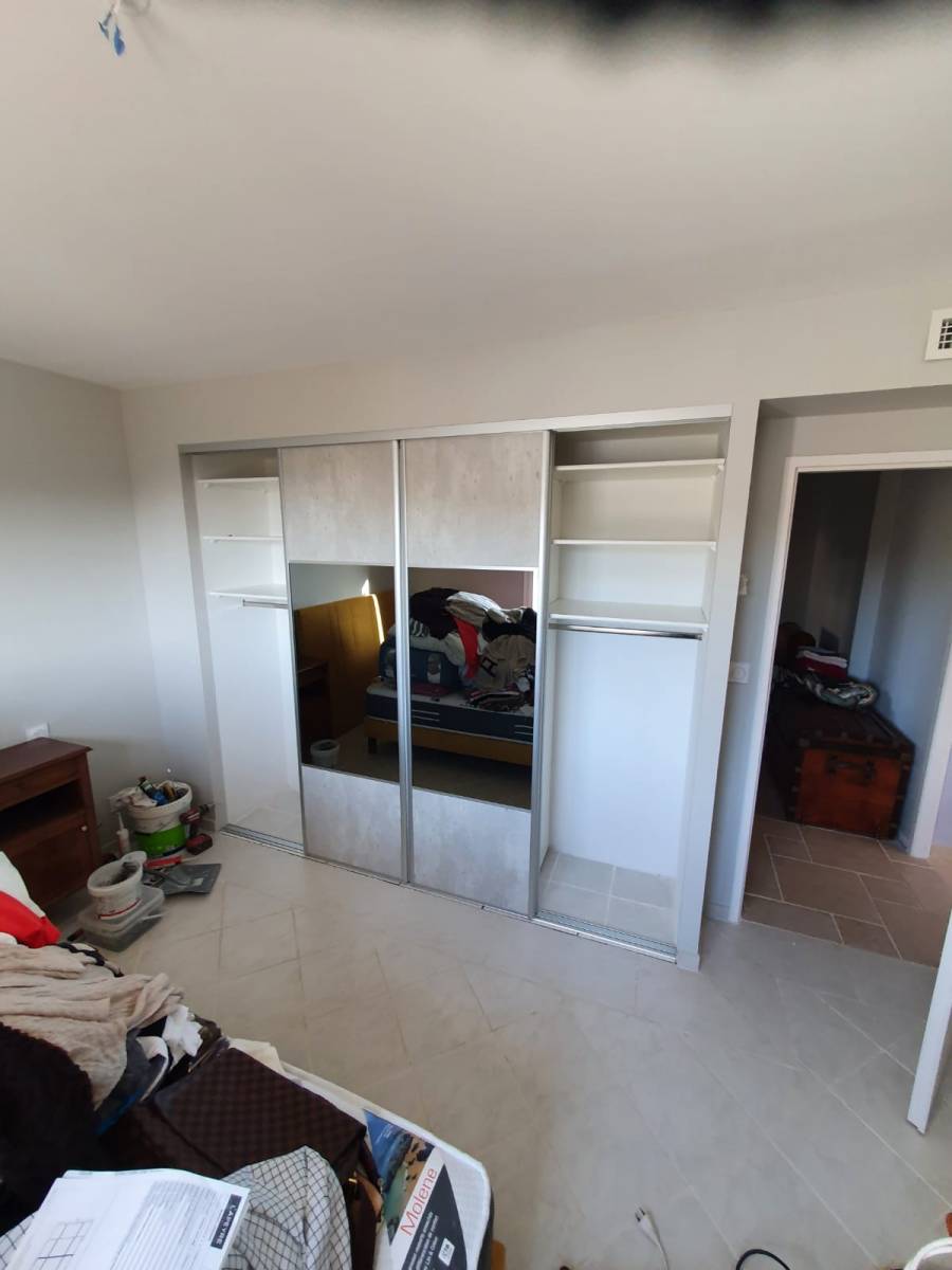 Rénover un placard de chambre à Cavalaire