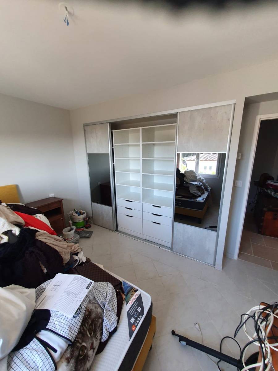 Aménager un placard coulissant pour moderniser une chambre Cavalaire