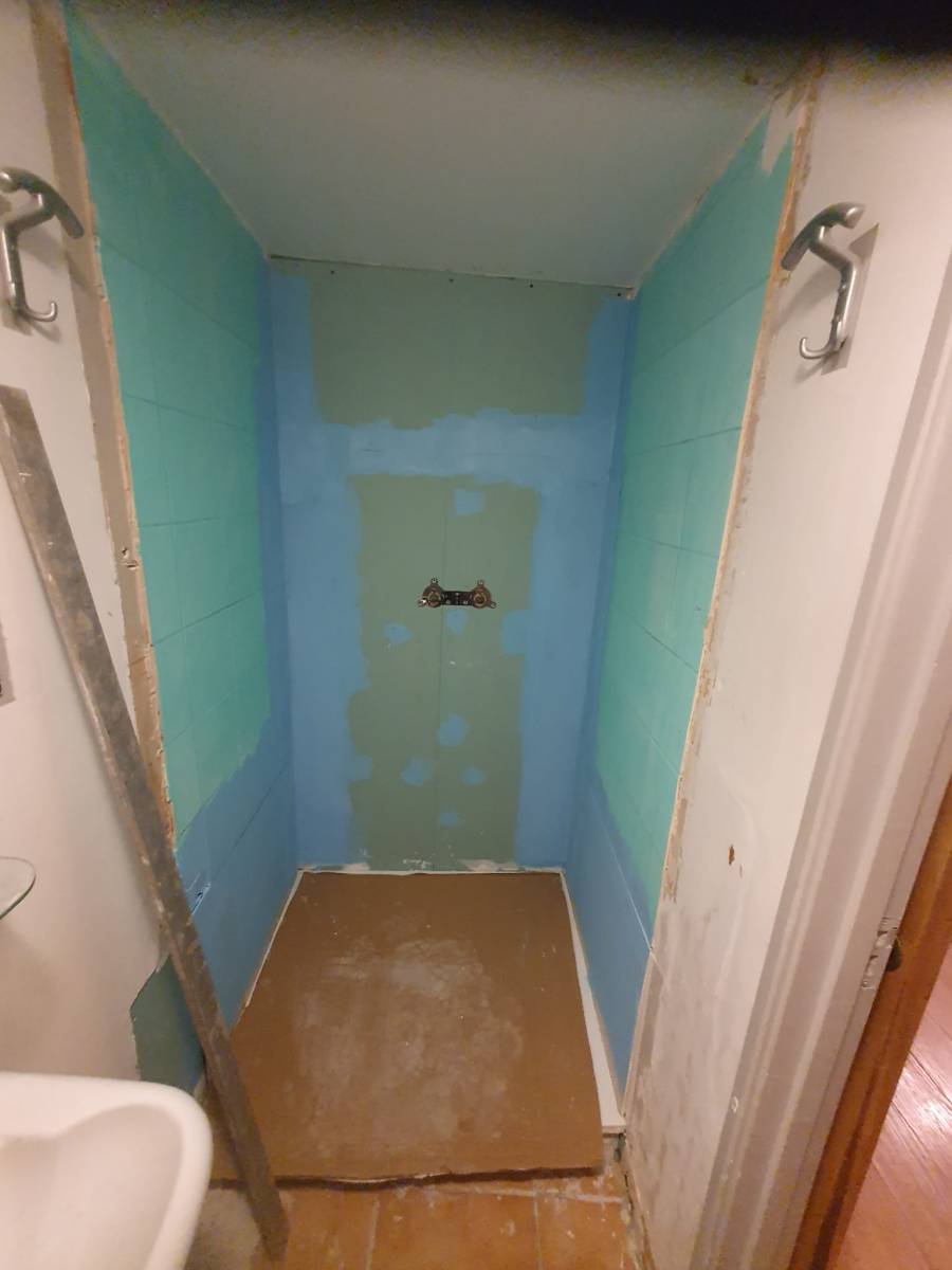 Plaque de platre BA 13 STD pour douche Hyères