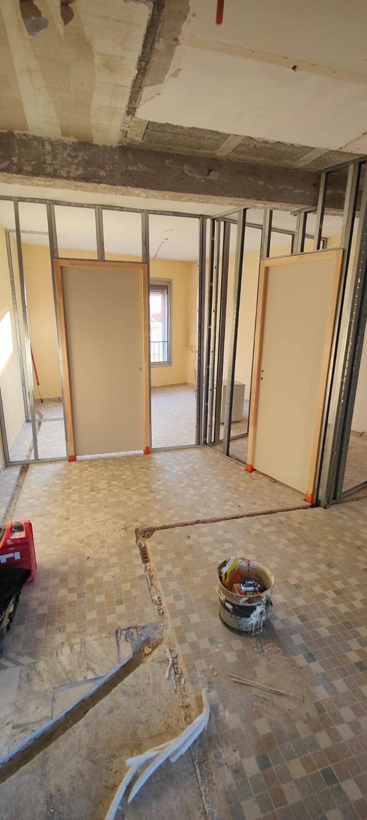 Pose de cloison double peau Hyères