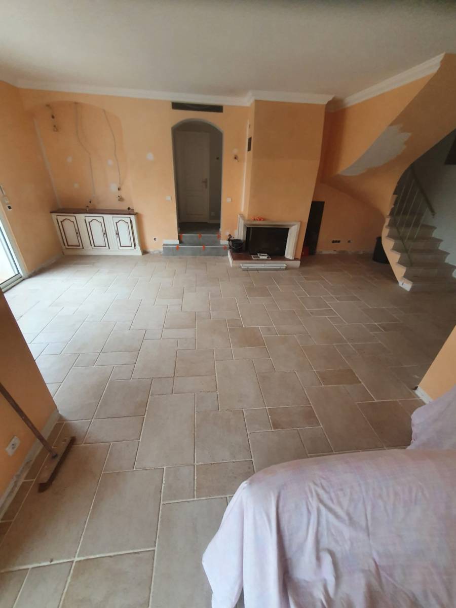 Coût pour refaire le carrelage d'une salle-à-manger Cavalaire