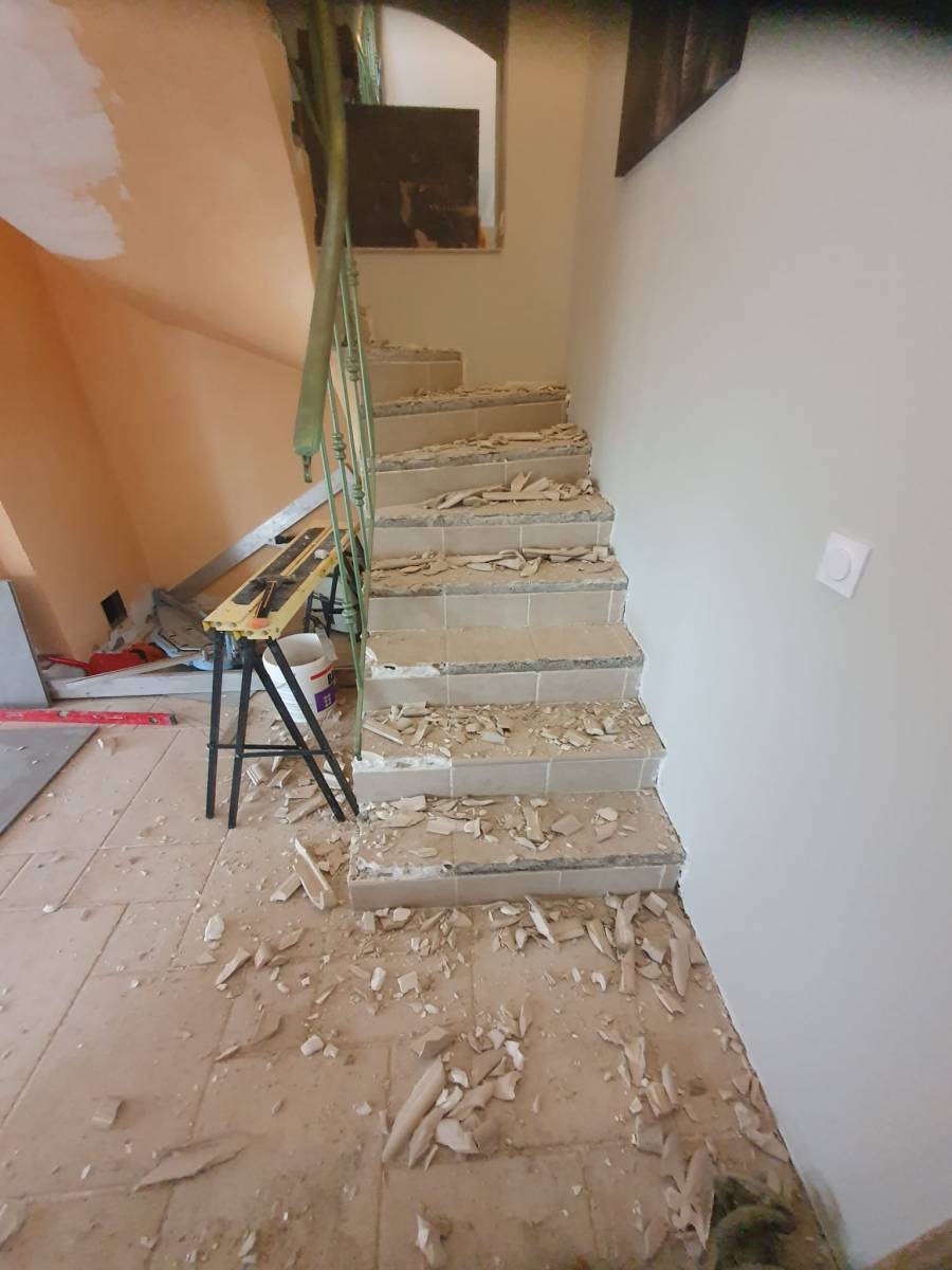 Prix pour refaire le sol d'un escalier dans le Var à Cavalaire
