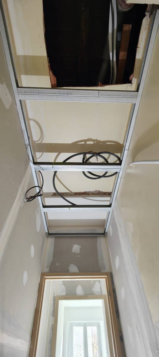 Mise en oeuvre d'un plafond autoportant Hyères