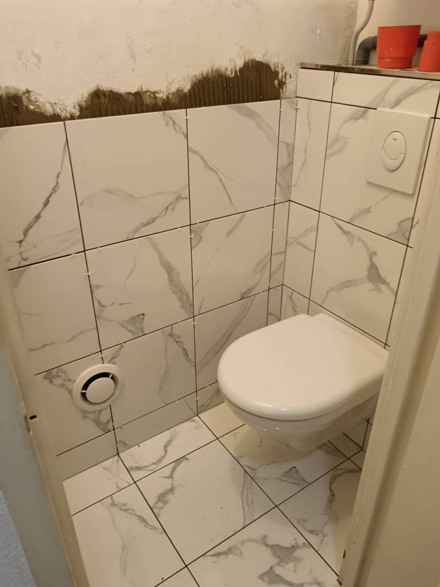 Rénovation carrelage WC Hyères