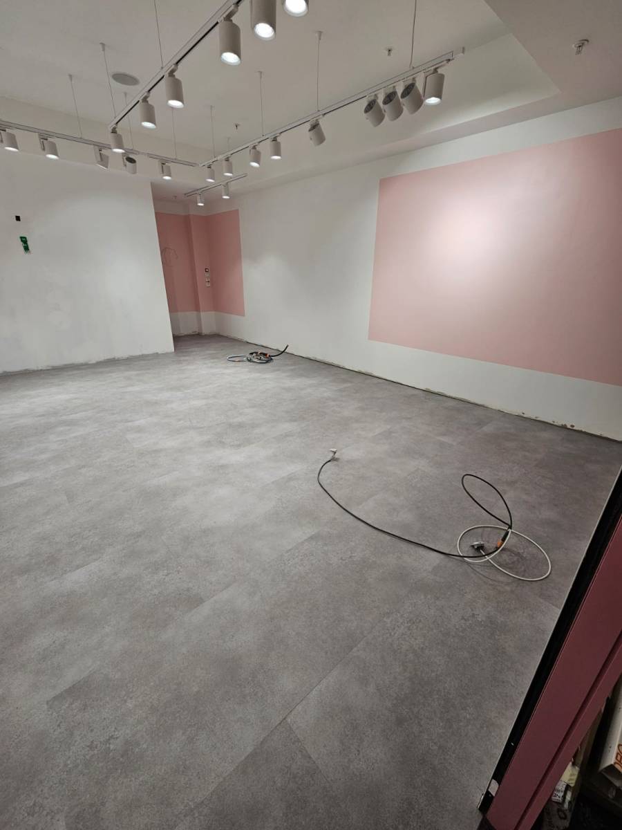 Sol vinyle pour magasin à Fréjus