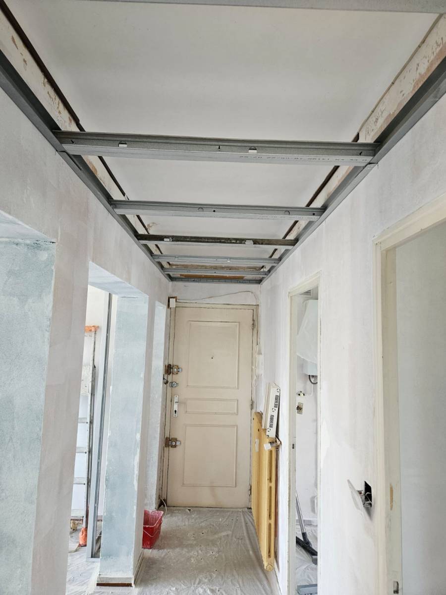Pose d'une ossature pour faux plafond Hyères