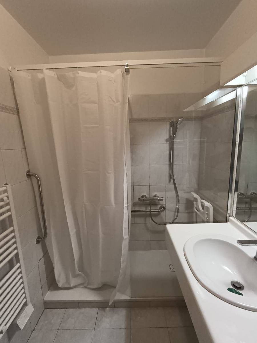Douche sécurisée à Sanary-sur-Mer
