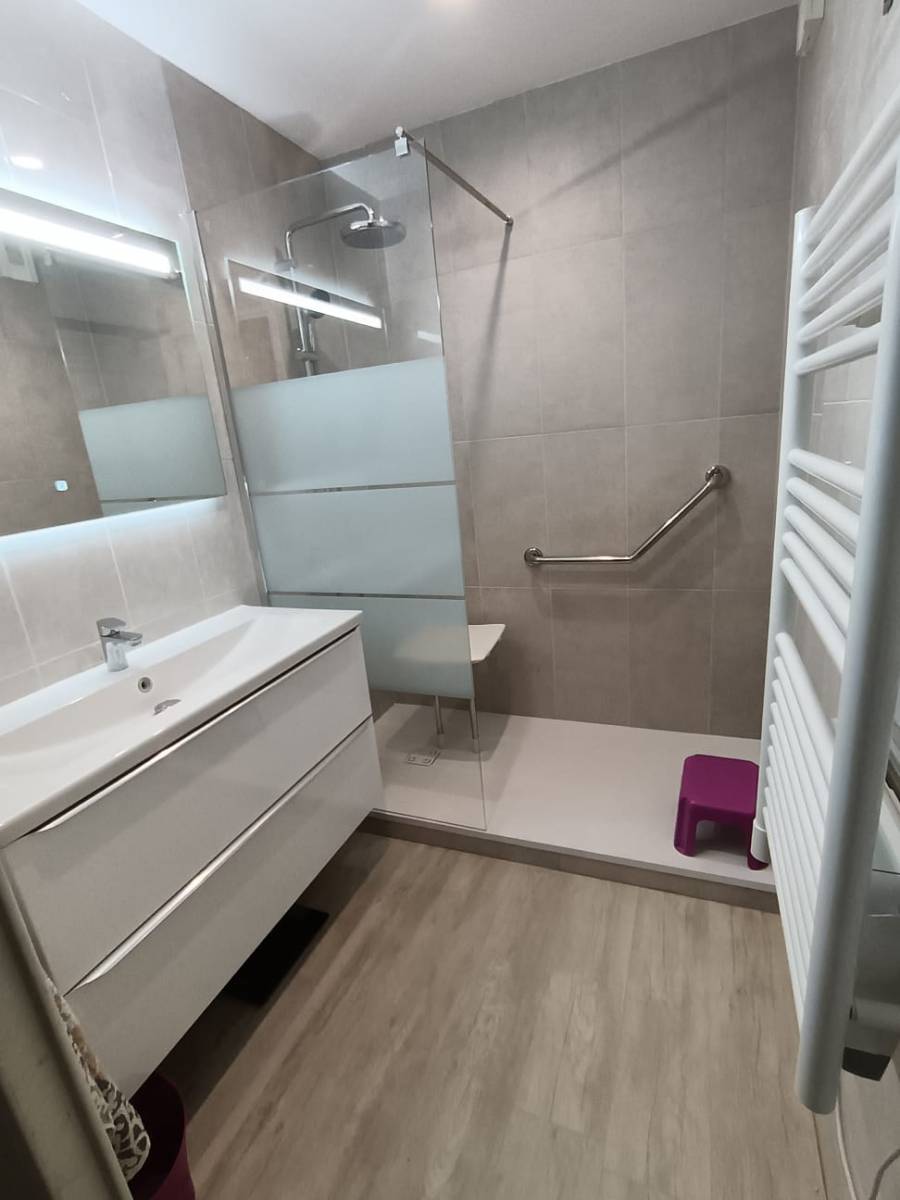 Aménager une salle de bain PMR Hyères