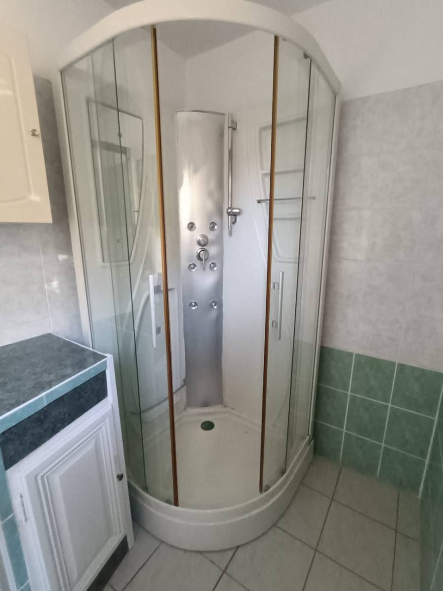 Transformer une douche en douche senior Hyères