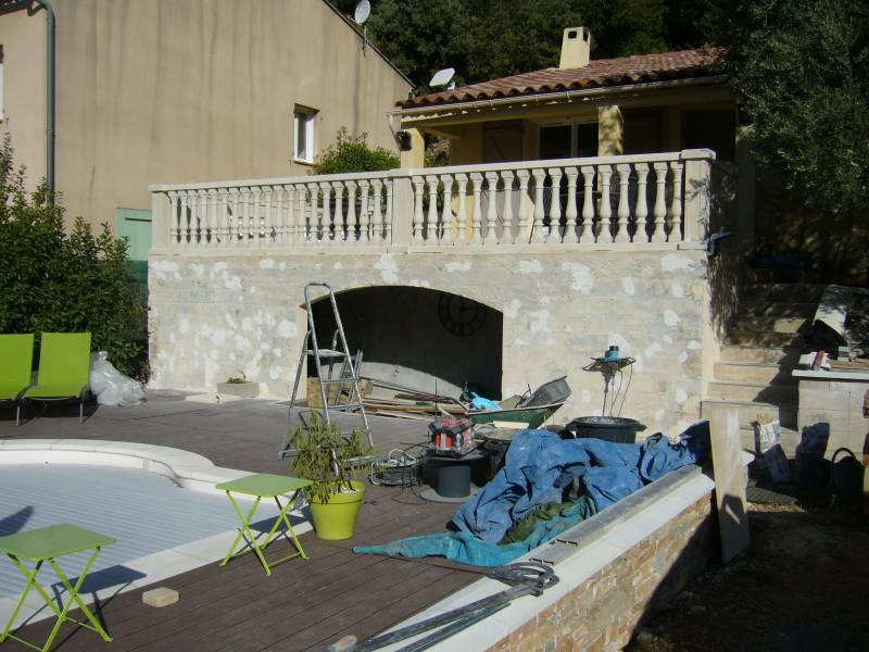 Création de mur de pierre de parement pour votre jardin près de Toulon