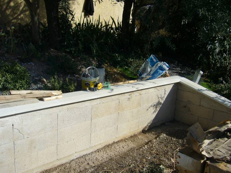 Création de mur de pierre de parement pour votre jardin près de Toulon