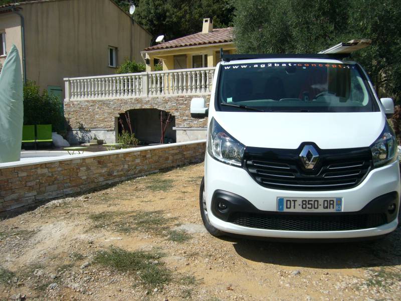 Création de mur de pierre de parement pour votre jardin près de Toulon