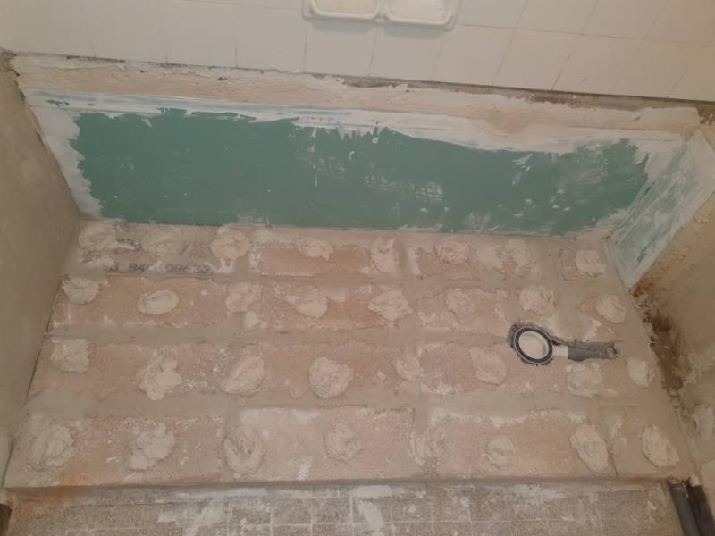  Travaux pour pose d'une douche sécurisée PMR à Hyères