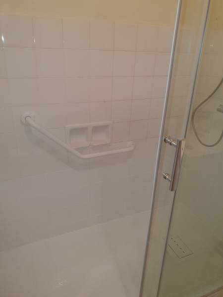  Douche sécurisée pour personne âgée Hyères
