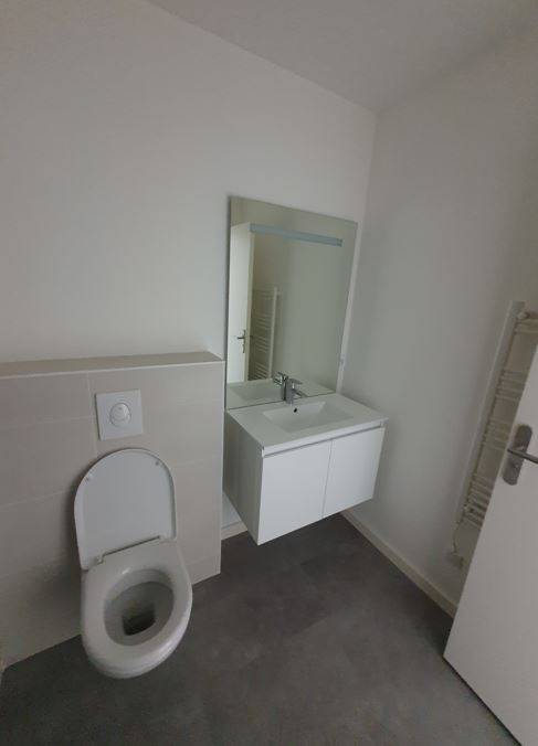 Pose d'un wc suspendu Hyères