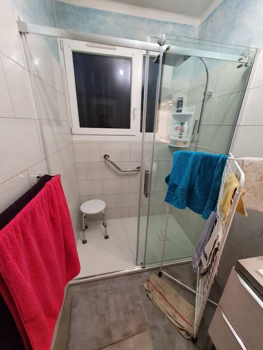 Douche sécurisée pour personnes âgées à Toulon