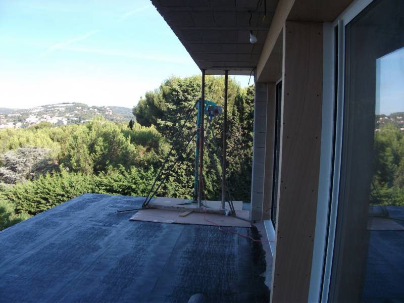 Création terrasse et balcon villa neuve Six-Fours les Plages