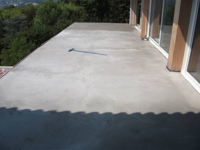 Création terrasse et balcon villa neuve Six-Fours les Plages