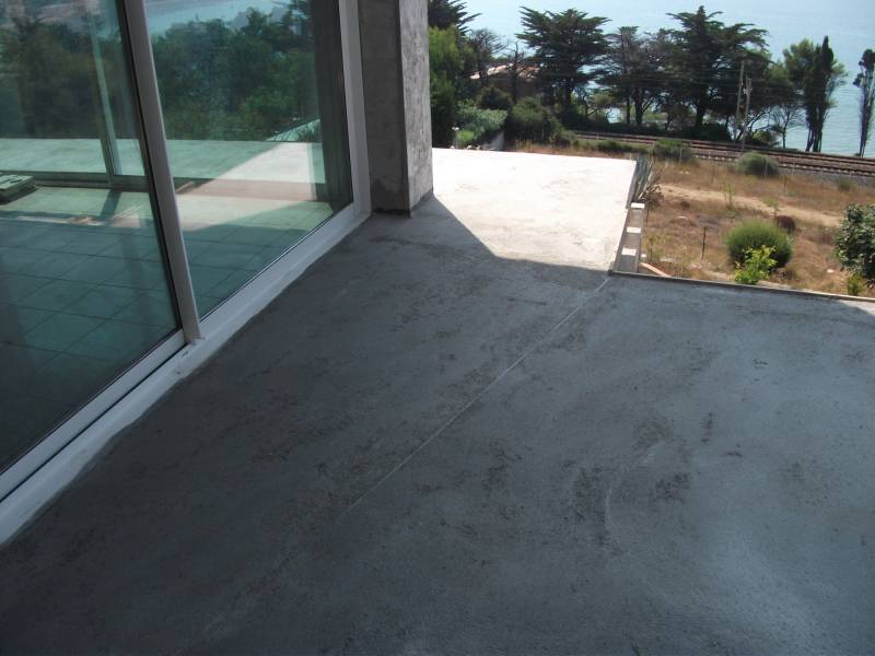 Création terrasse et balcon villa neuve Six-Fours les Plages