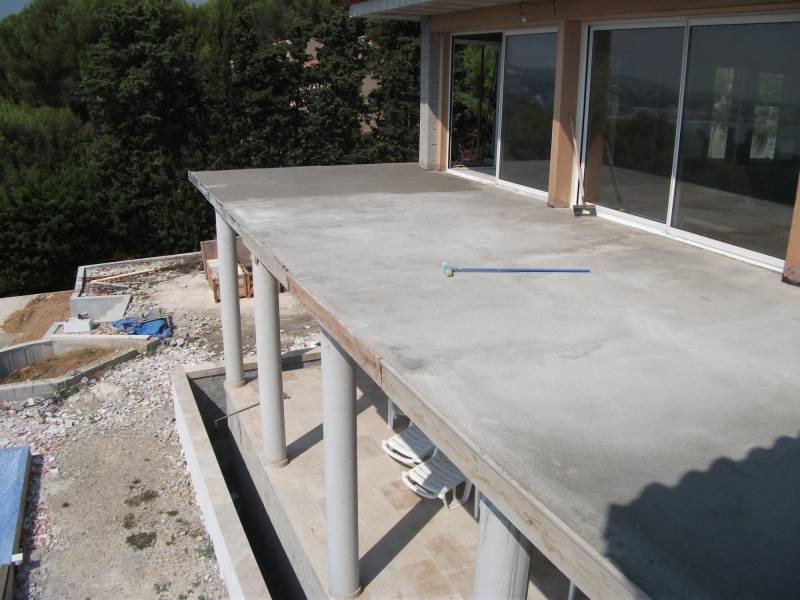 Création terrasse et balcon villa neuve Six-Fours les Plages