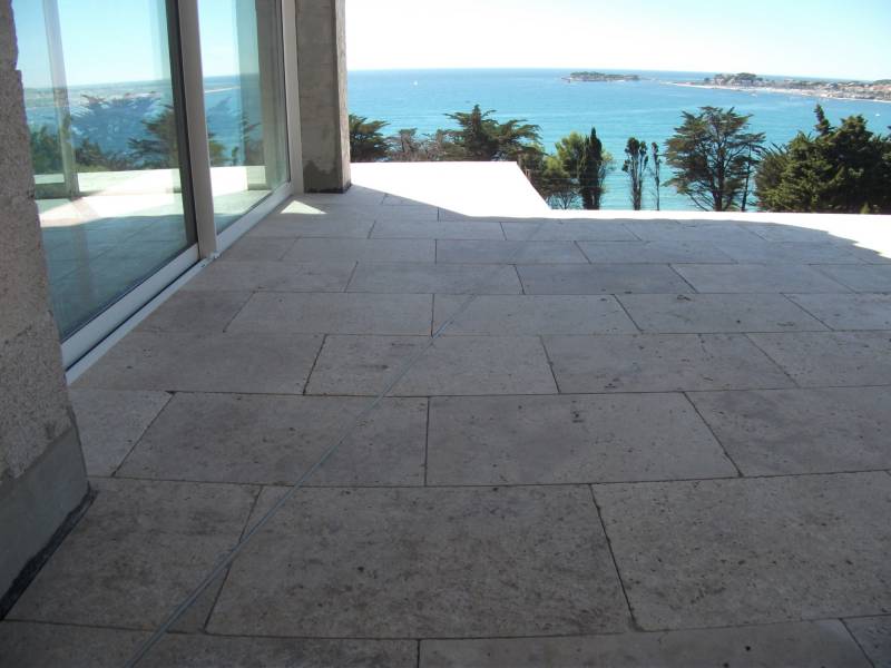 Création terrasse et balcon villa neuve Six-Fours les Plages