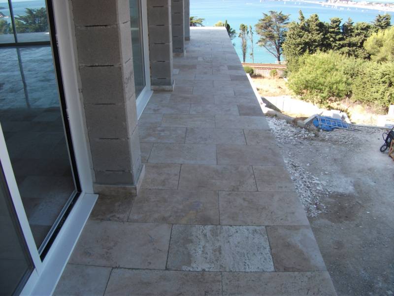 Création terrasse et balcon villa neuve Six-Fours les Plages