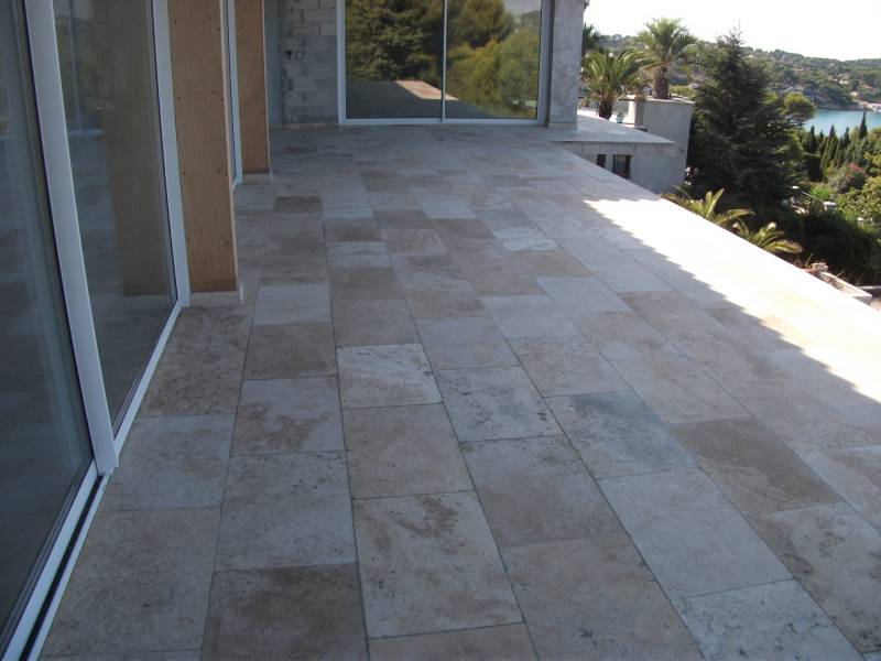 Création terrasse et balcon villa neuve Six-Fours les Plages