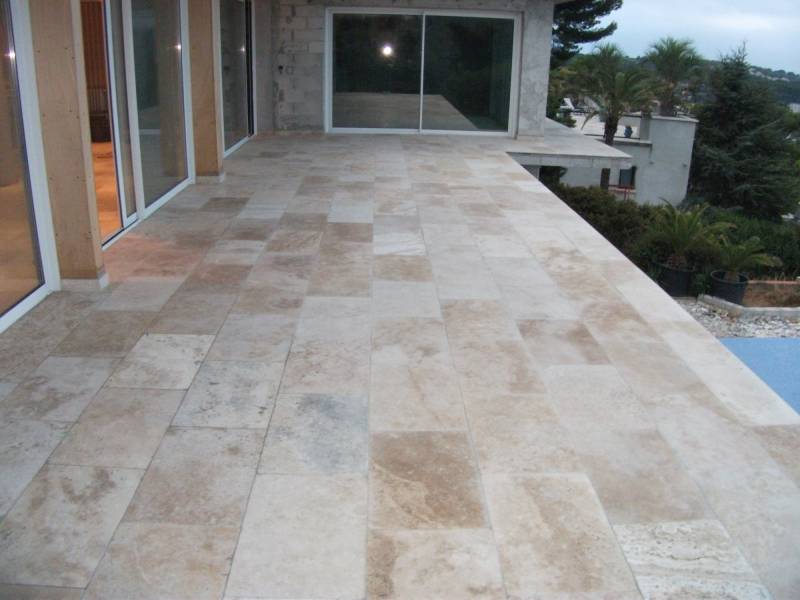 Création terrasse et balcon villa neuve Six-Fours les Plages